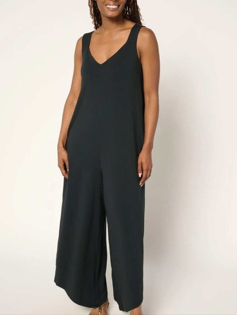 AnyBody Black Sleeveless V-Neck Wide-Leg Jumpsuit Size 1X in EUC